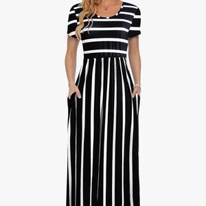 Chic Striped Maxi Dress in Black and White
